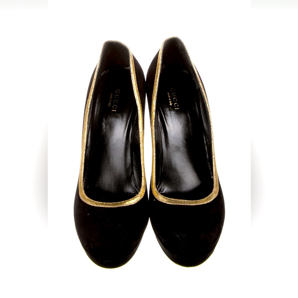 Gucci - Gold detail high heels.